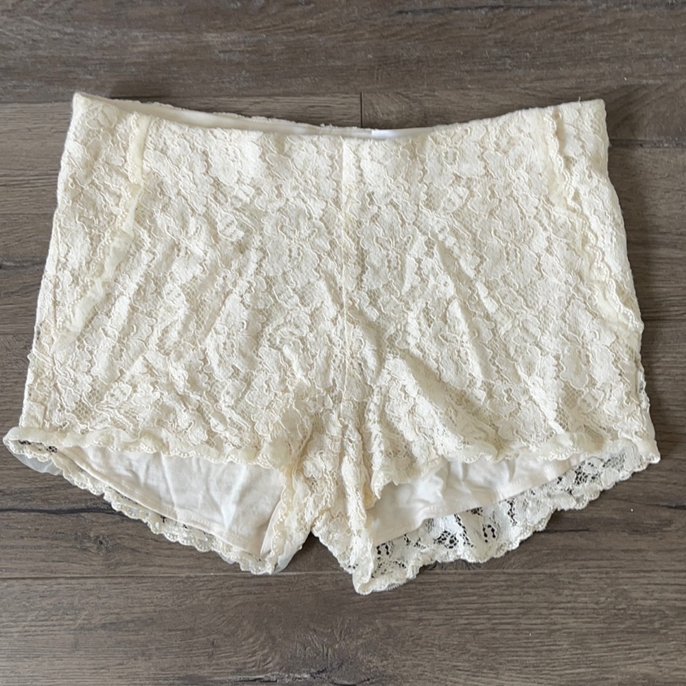Wilfred lace shorts XS